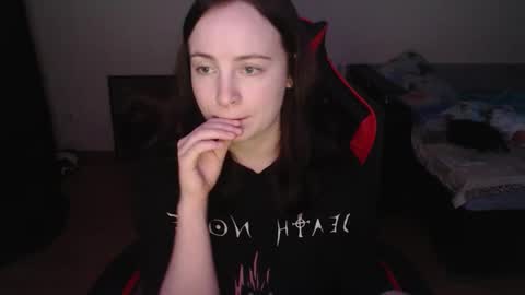 Laralianna online show from 15, 12, 2025