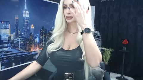 laras_moans online show from 5, 2, 2025