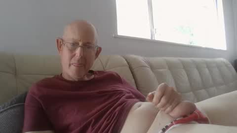 largerthan-   say hi on entry online show from 1, 4, 2026