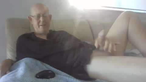 Snapshot of largerthan chatting on 5, 6, 2026 largerthan- say hi on entry online show from 5, 6, 2026