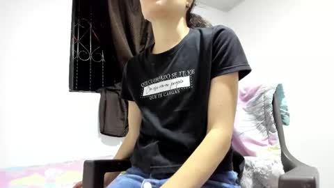Snapshot of larissalol chatting on 26, 10, 2025 larissalol online show from 26, 10, 2025