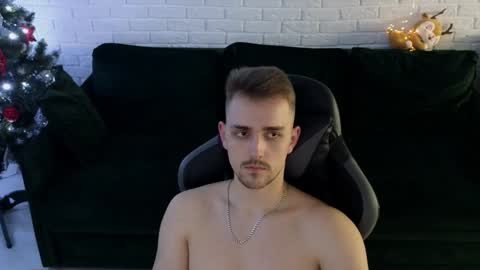 Snapshot of larstar01 chatting on 18, 12, 2024 Lars online show from 18, 12, 2024