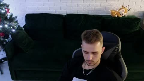 Snapshot of larstar01 chatting on 19, 12, 2024 Lars online show from 19, 12, 2024