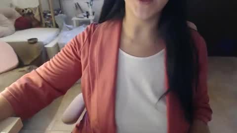 Auri online show from 11, 2, 2025