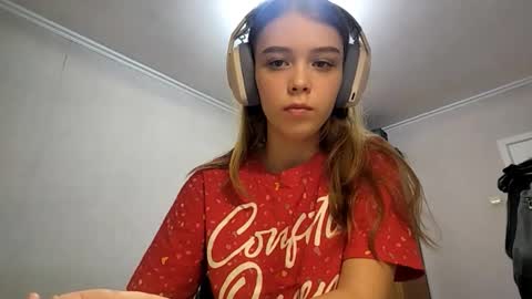 Snapshot of lateshastarnaud chatting on 27, 3, 2026 Linet online show from 27, 3, 2026