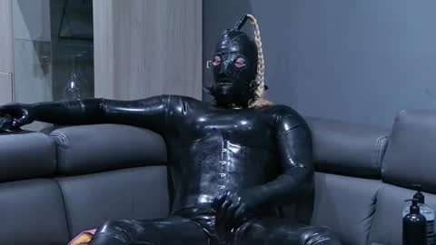 Snapshot of latexboy1986 chatting on 8, 2, 2025 latex boy 38 online show from 8, 2, 2025
