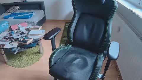 Snapshot of latexboy893 chatting on 19, 11, 2025 latexboy893 online show from 19, 11, 2025