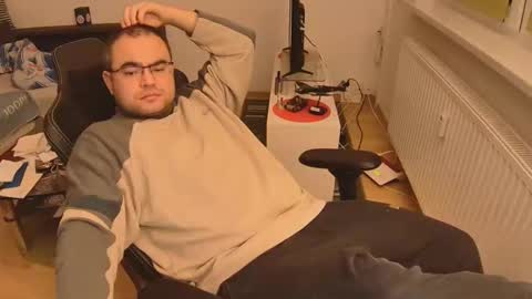 Snapshot of latexboy893 chatting on 23, 11, 2025 latexboy893 online show from 23, 11, 2025