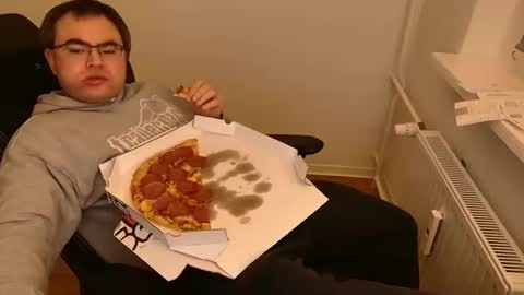 Snapshot of latexboy893 chatting on 13, 2, 2026 latexboy893 online show from 13, 2, 2026