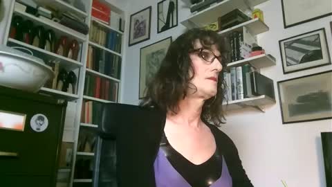 Snapshot of latextg chatting on 24, 1, 2025 LatexTG online show from 24, 1, 2025