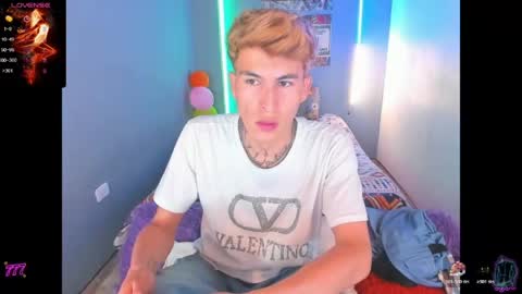 Snapshot of latin_boysxxx_ chatting on 12, 5, 2026 latin_boysxxx_ online show from 12, 5, 2026