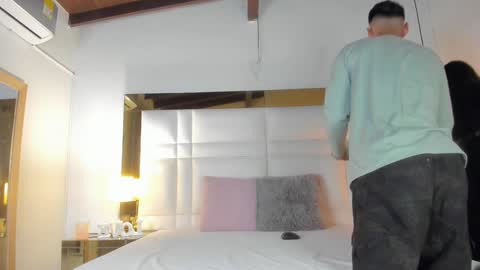 Johana y Santiago online show from 6, 2, 2025