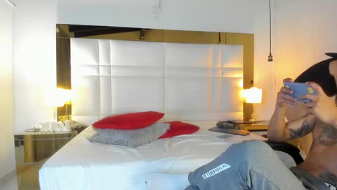 Johana y Santiago online show from 7, 2, 2025