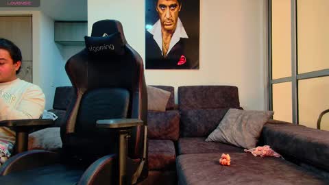 Snapshot of latin_couple77 chatting on 24, 2, 2025 Sara y Andy online show from 24, 2, 2025