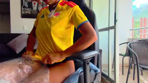 Snapshot of latin_couple77 chatting on 17, 6, 2026 Sara y Andy online show from 17, 6, 2026
