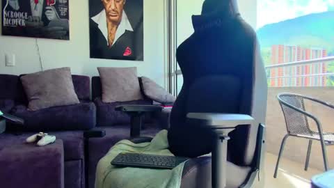 Snapshot of latin_couple77 chatting on 21, 6, 2026 Sara y Andy online show from 21, 6, 2026