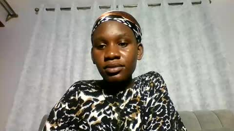 Latina online show from 10, 4, 2026