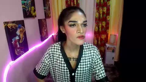 Snapshot of latina_goddes4uxxx chatting on 15, 12, 2024 ask me online show from 15, 12, 2024