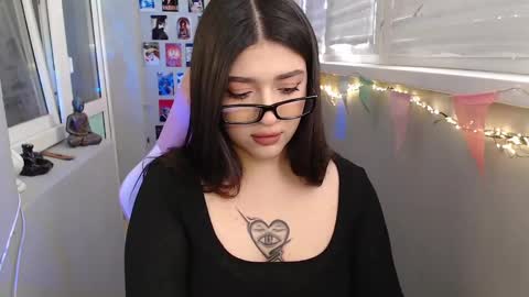 miiiiiiaaaa online show from 6, 3, 2025