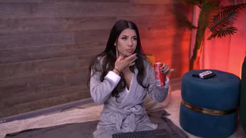 Latina online show from 11, 11, 2025