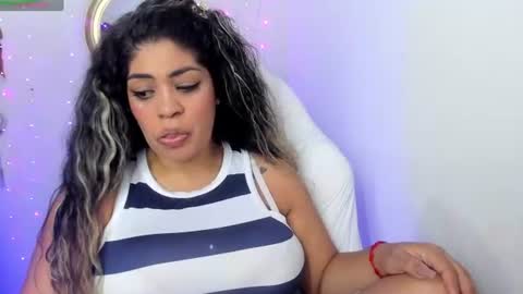 Snapshot of latinamav22 chatting on 25, 7, 2026 latinamav22 online show from 25, 7, 2026