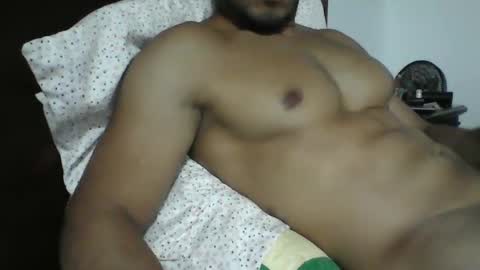 Snapshot of latinboy_26 chatting on 2, 1, 2025 latinboy_26 online show from 2, 1, 2025