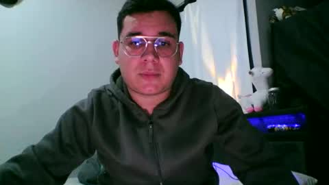 Snapshot of latinboyhot16 chatting on 14, 3, 2026 latinboyhot16 online show from 14, 3, 2026