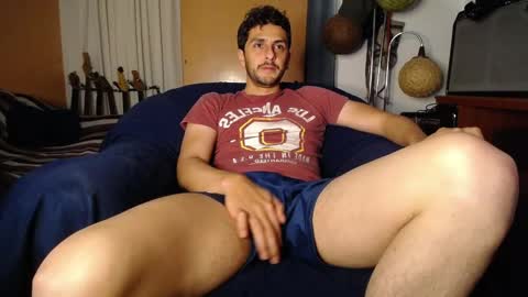 Snapshot of latincurious0 chatting on 19, 11, 2025 Juanito online show from 19, 11, 2025