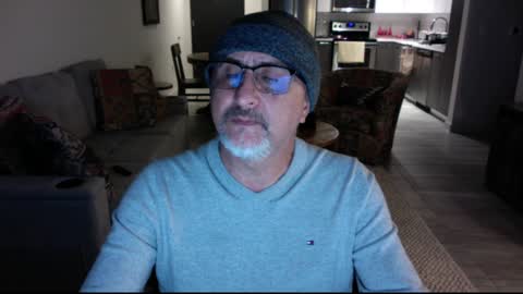 QS - INDEPENDENT MODEL online show from 27, 12, 2024