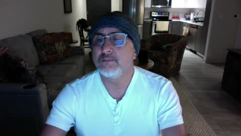 QS - INDEPENDENT MODEL online show from 27, 1, 2025