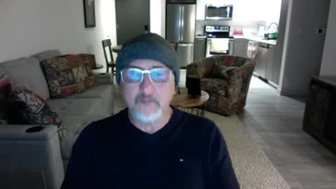 QS - INDEPENDENT MODEL online show from 10, 2, 2025