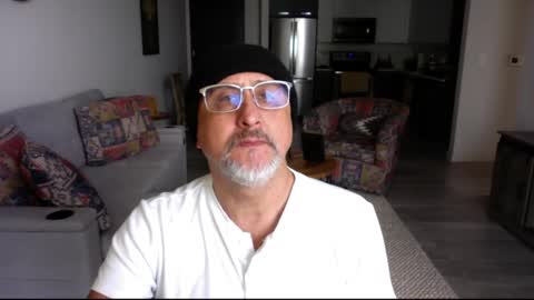 QS - INDEPENDENT MODEL online show from 16, 2, 2025