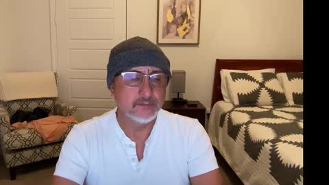 QS - INDEPENDENT MODEL online show from 26, 10, 2025