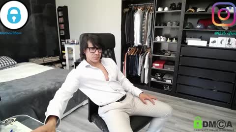 Snapshot of latino23bom chatting on 1, 4, 2026 sam online show from 1, 4, 2026