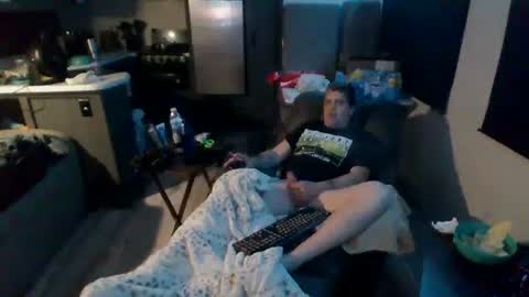 latniter online show from 28, 1, 2025