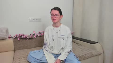 latoriacosner online show from 22, 12, 2025