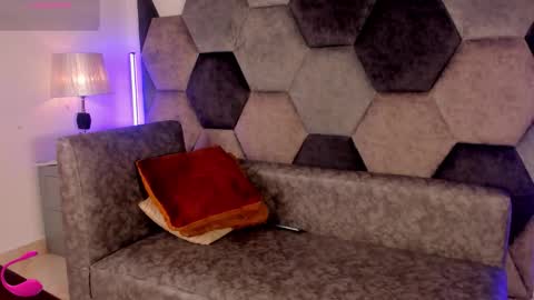 Snapshot of latrellx7 chatting on 25, 2, 2026 LEANDRO online show from 25, 2, 2026