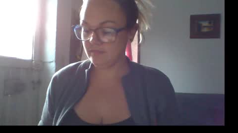 Snapshot of lau16310 chatting on 19, 3, 2026 Laura online show from 19, 3, 2026