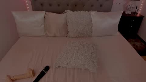 Laura online show from 4, 3, 2026