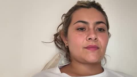 Snapshot of lauglow chatting on 3, 12, 2025 MiaBelle online show from 3, 12, 2025