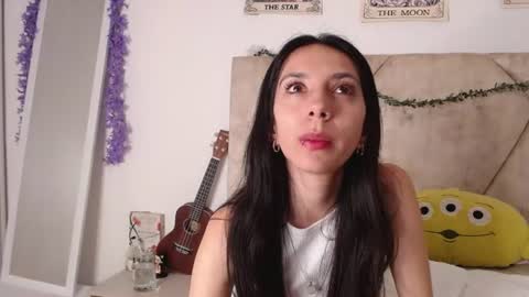 Snapshot of laugreen chatting on 24, 6, 2026 Laura online show from 24, 6, 2026