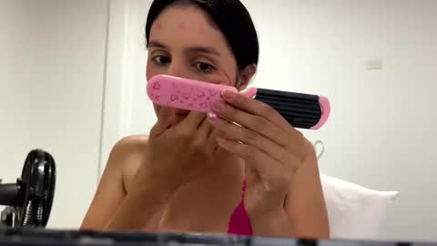 Snapshot of laura_1717 chatting on 24, 5, 2026 laura online show from 24, 5, 2026