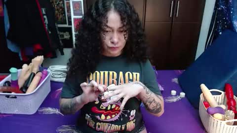  Wen  online show from 15, 10, 2025