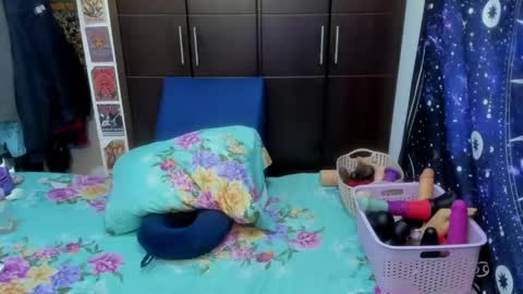 Snapshot of laura_anal_ chatting on 4, 5, 2026 Wen online show from 4, 5, 2026