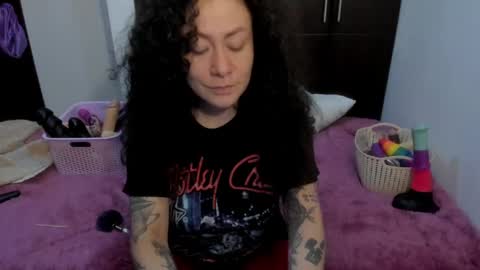 Snapshot of laura_anal_ chatting on 22, 5, 2026 Wen online show from 22, 5, 2026
