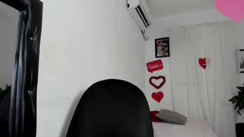 laura_and_kevin online show from 23, 2, 2026