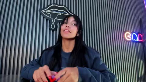 Laura online show from 7, 2, 2025