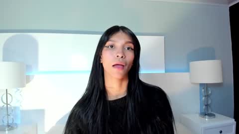 Laura online show from 8, 2, 2025