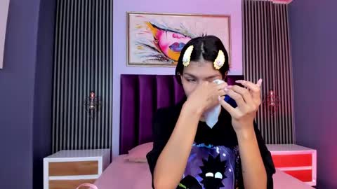 Laura online show from 12, 3, 2025