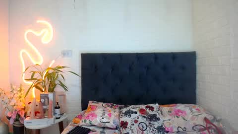 LAURA online show from 2, 4, 2026